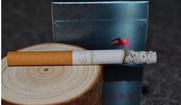 黃鶴樓游泳回歸，爺爺輩最喜愛的香煙品牌